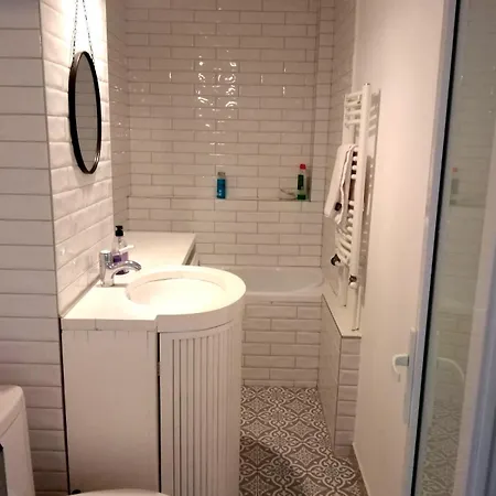 Superb 1br With Air Conditioner *