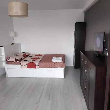 Superb 1br With Air Conditioner Appartamento Bucarest