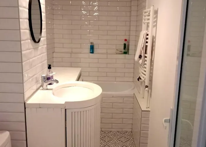 Superb 1br With Air Conditioner *